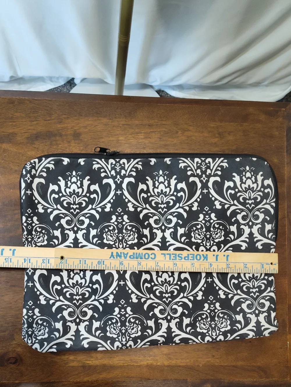 Black & White Damask Laptop Sleeve - Unbranded